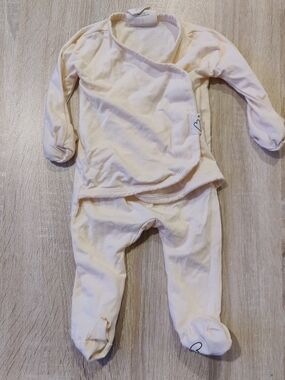 Neutral Cream Infant Wrap Footie Set By Bonsie Size 0-3mo